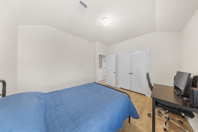 209 Shale CIR, Buda, TX 78610