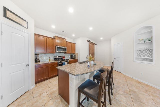 209 Shale CIR, Buda, TX 78610