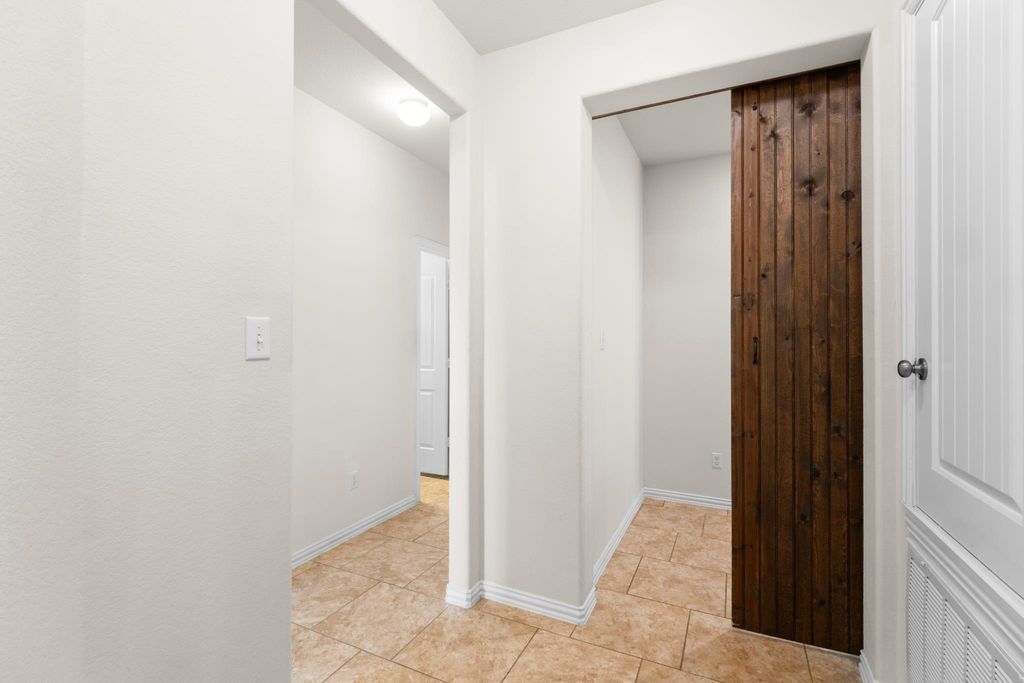 209 Shale CIR, Buda, TX 78610