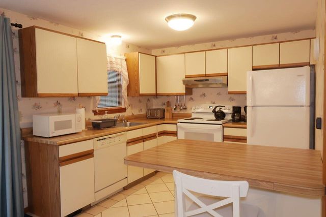 30 Sandy Valley Road, Marstons Mills, MA 02648