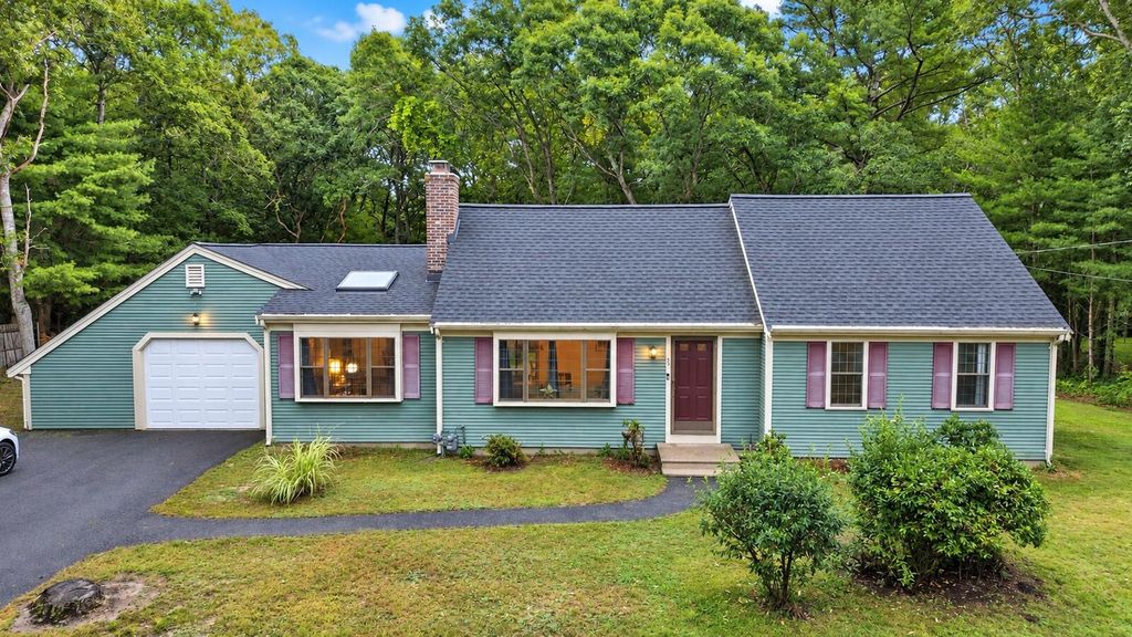 30 Sandy Valley Road, Marstons Mills, MA 02648