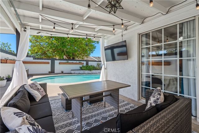 1868 Cloud Court, Simi Valley, CA 93065