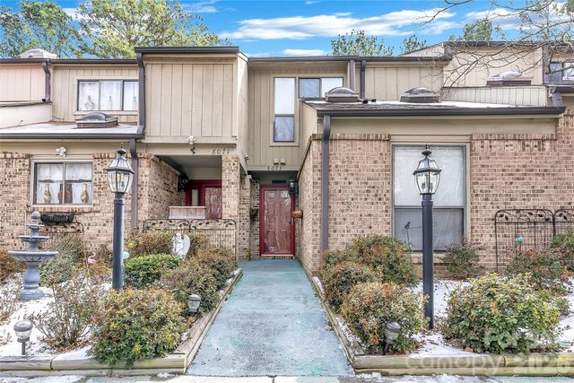 8073 Charter Oak Lane, Charlotte, NC 28226