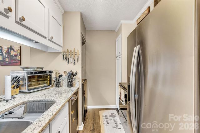 8073 Charter Oak Lane, Charlotte, NC 28226