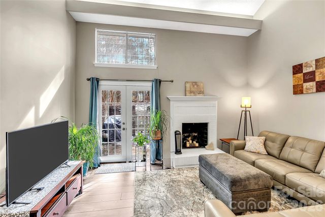 8073 Charter Oak Lane, Charlotte, NC 28226