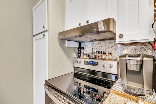 8073 Charter Oak Lane, Charlotte, NC 28226