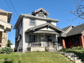 227 Valleywood Drive, Toledo, OH 43605