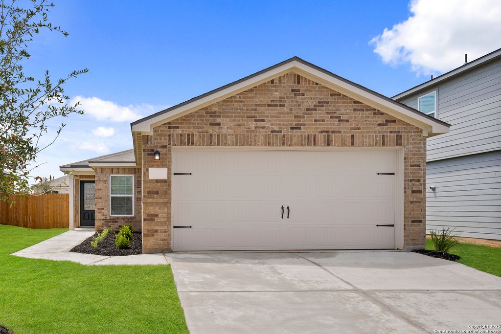3910 Belby Fields, Von Ormy, TX 78073