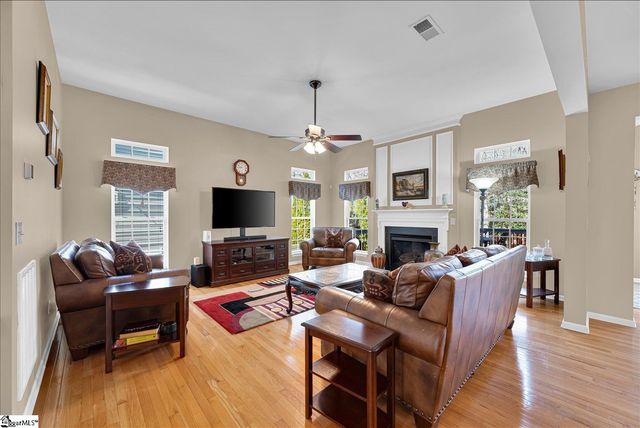 27 Waters Reach Lane, Simpsonville, SC 29681