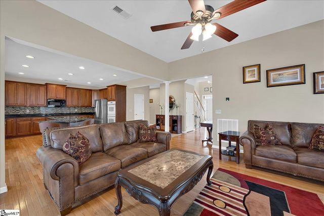 27 Waters Reach Lane, Simpsonville, SC 29681