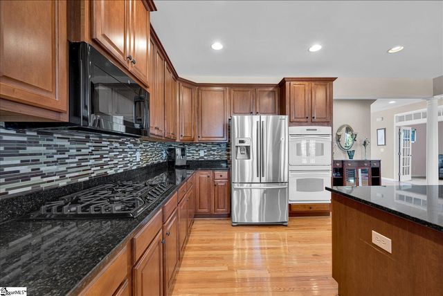 27 Waters Reach Lane, Simpsonville, SC 29681