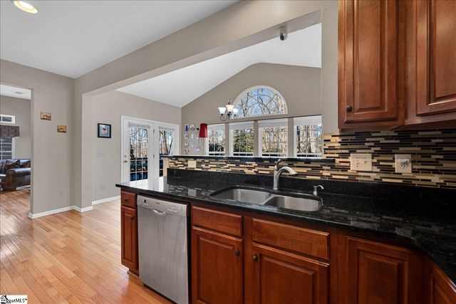 27 Waters Reach Lane, Simpsonville, SC 29681