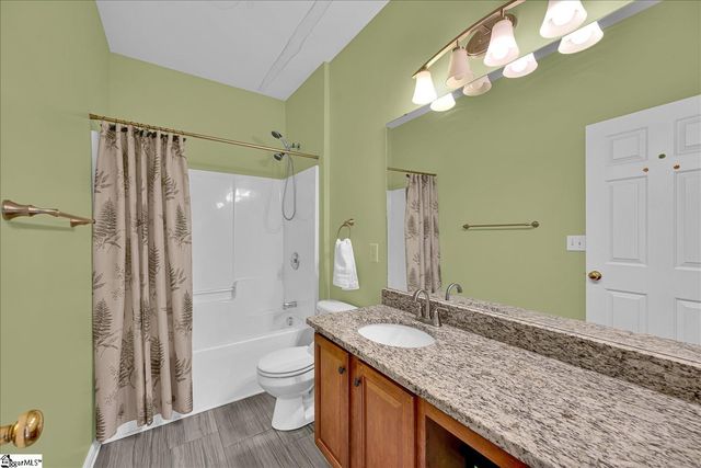 27 Waters Reach Lane, Simpsonville, SC 29681