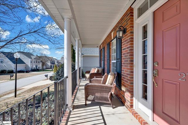 27 Waters Reach Lane, Simpsonville, SC 29681