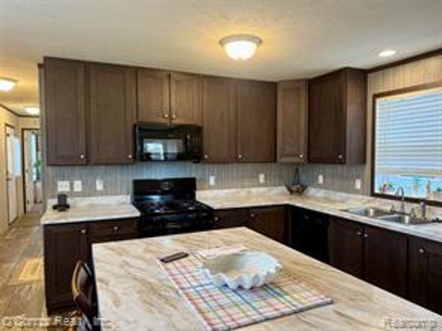 269 Westbrook Court, Port Huron, MI 48060