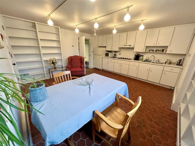 75 N Middletown Road Third Floor, Nanuet, NY 10954