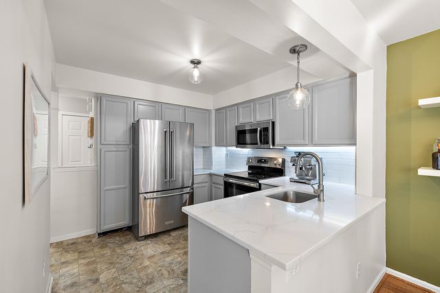 3073 Village Circle, Ann Arbor, MI 48108