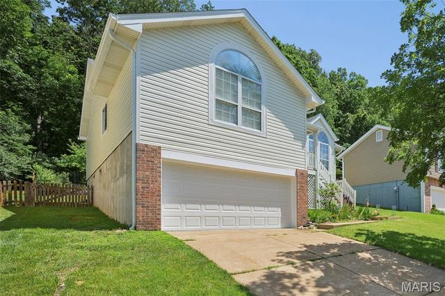 465 Elm Crossing Court, Ballwin, MO 63021