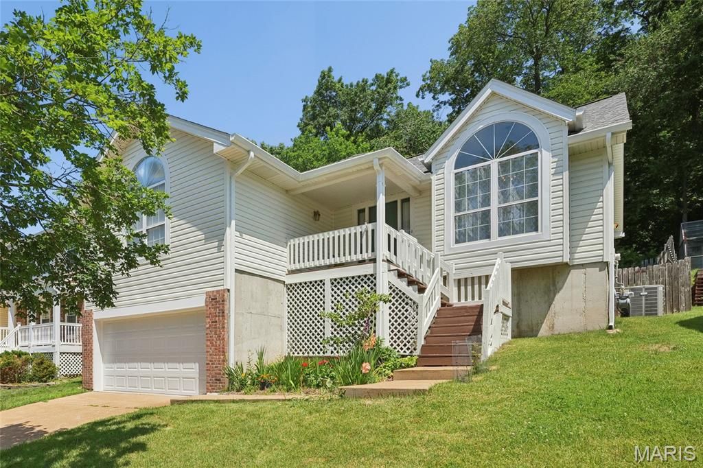 465 Elm Crossing Court, Ballwin, MO 63021