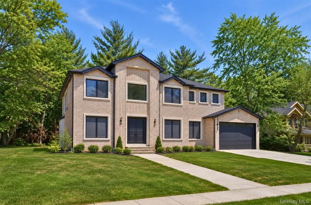 97 Parkway Drive, Roslyn Heights, NY 11577