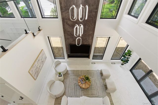 97 Parkway Drive, Roslyn Heights, NY 11577