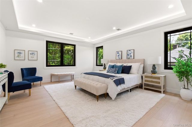 97 Parkway Drive, Roslyn Heights, NY 11577