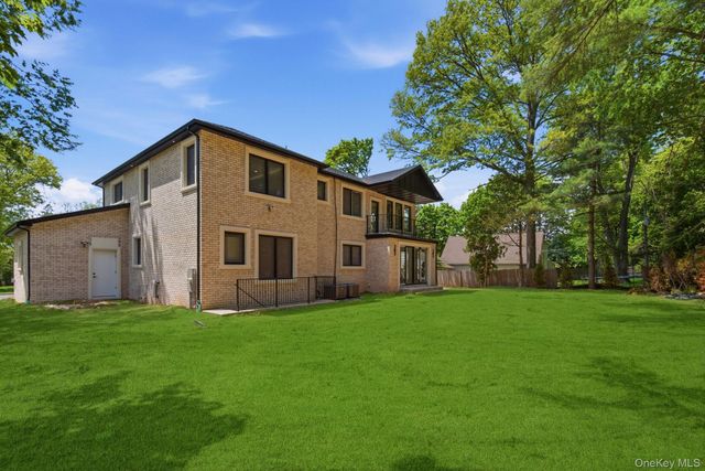 97 Parkway Drive, Roslyn Heights, NY 11577