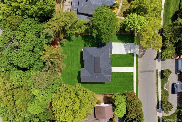 97 Parkway Drive, Roslyn Heights, NY 11577