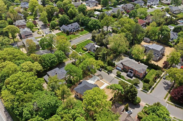 97 Parkway Drive, Roslyn Heights, NY 11577