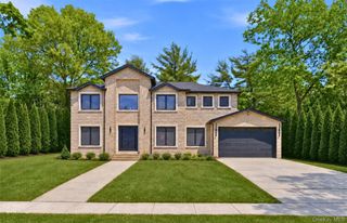 97 Parkway Drive, Roslyn Heights, NY 11577