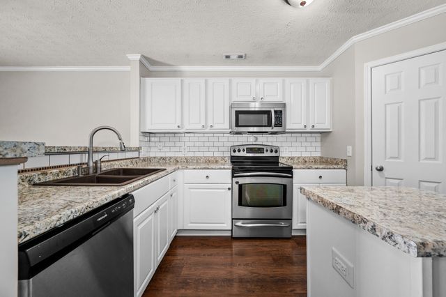 520 Bradburn Village Cir, Antioch, TN 37013