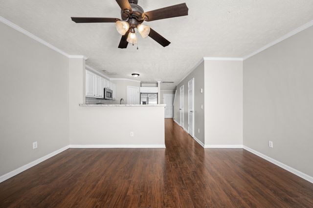 520 Bradburn Village Cir, Antioch, TN 37013