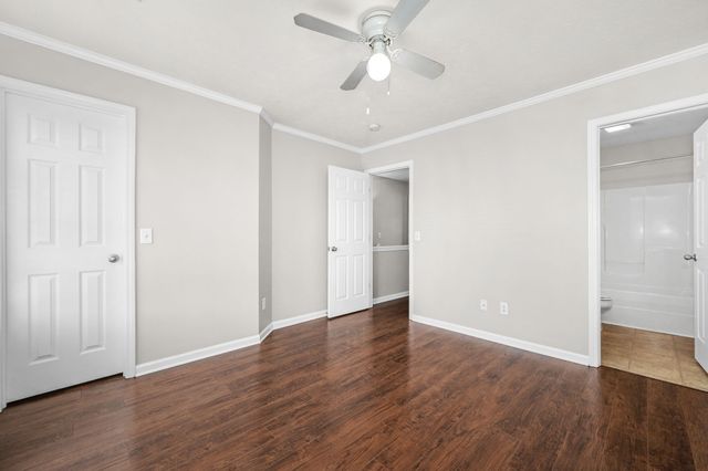 520 Bradburn Village Cir, Antioch, TN 37013