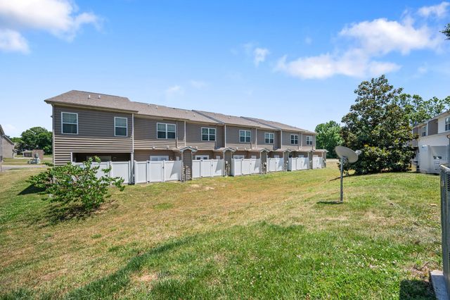 520 Bradburn Village Cir, Antioch, TN 37013