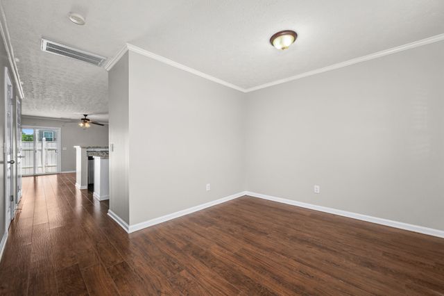 520 Bradburn Village Cir, Antioch, TN 37013