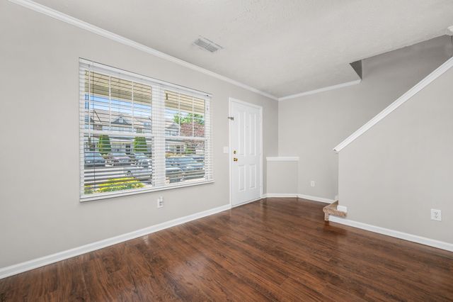 520 Bradburn Village Cir, Antioch, TN 37013