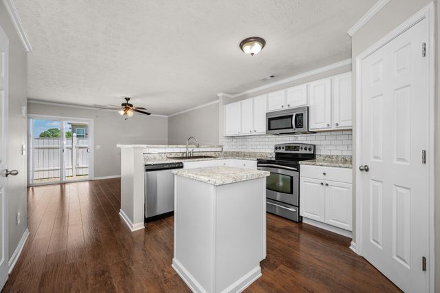 520 Bradburn Village Cir, Antioch, TN 37013