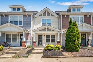 520 Bradburn Village Cir, Antioch, TN 37013
