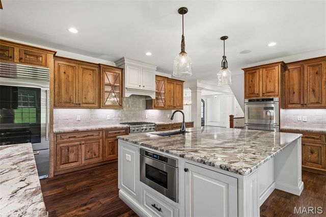 12854 Goodson Road, St Louis, MO 63131