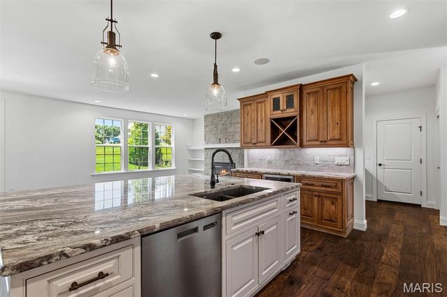 12854 Goodson Road, St Louis, MO 63131