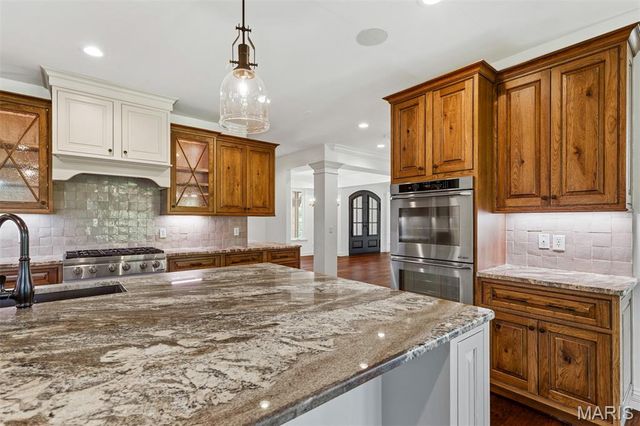 12854 Goodson Road, St Louis, MO 63131