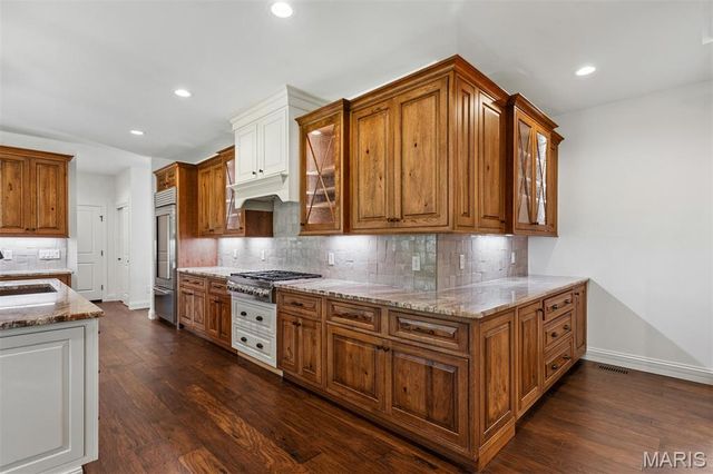 12854 Goodson Road, St Louis, MO 63131