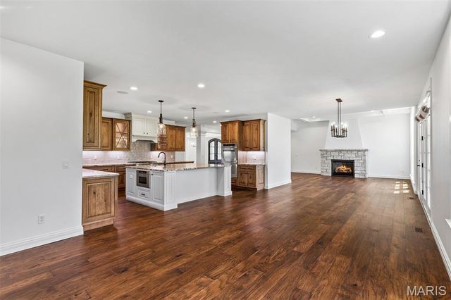 12854 Goodson Road, St Louis, MO 63131