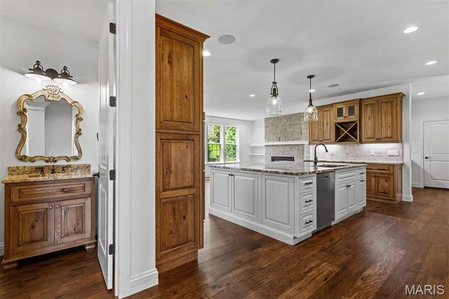 12854 Goodson Road, St Louis, MO 63131