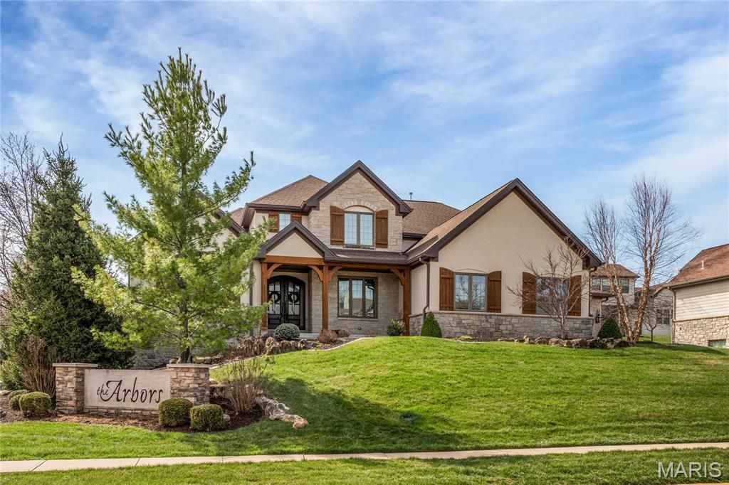 12854 Goodson Road, St Louis, MO 63131