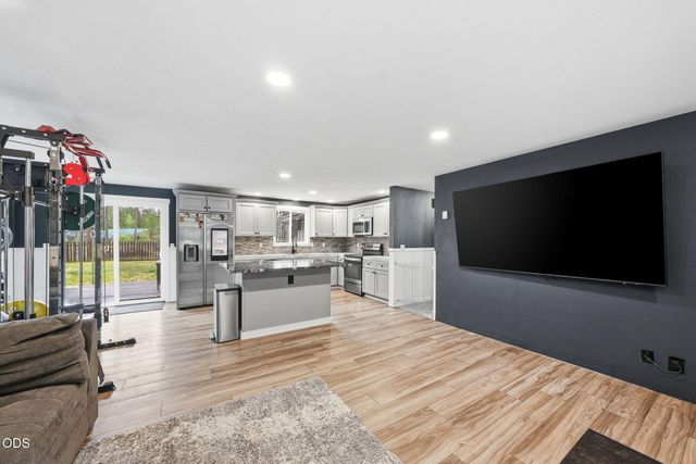 55510 Gross Drive, Bend, OR 97707