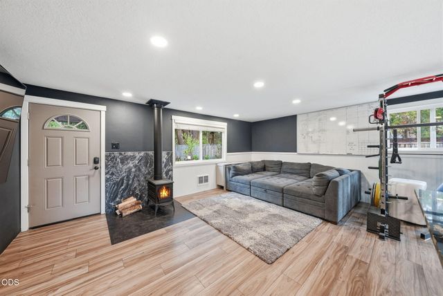 55510 Gross Drive, Bend, OR 97707