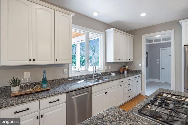 35054 MCKNIGHT CT, Round Hill, VA 20141