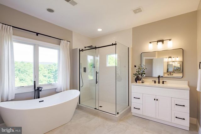 35054 MCKNIGHT CT, Round Hill, VA 20141