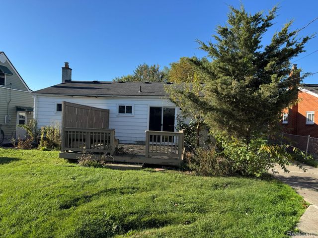 23113 Socia Street, St. Clair Shores, MI 48082